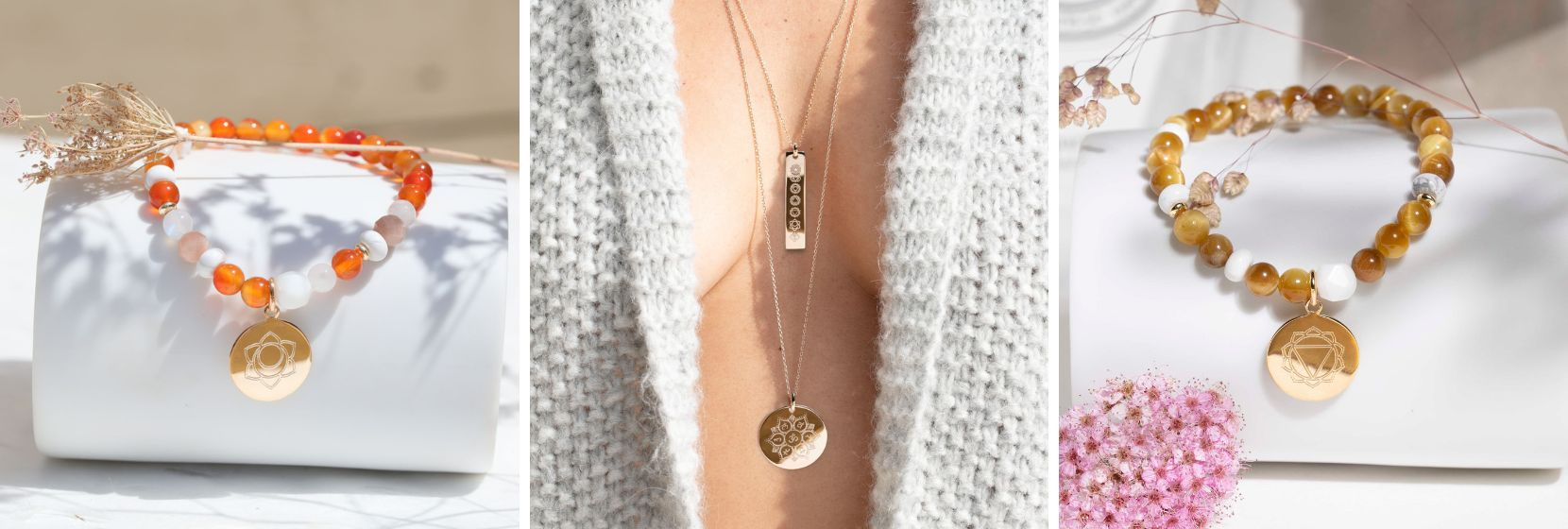Photo d'ambiance entre ombre et soleil sur pieces d'atelier chakras