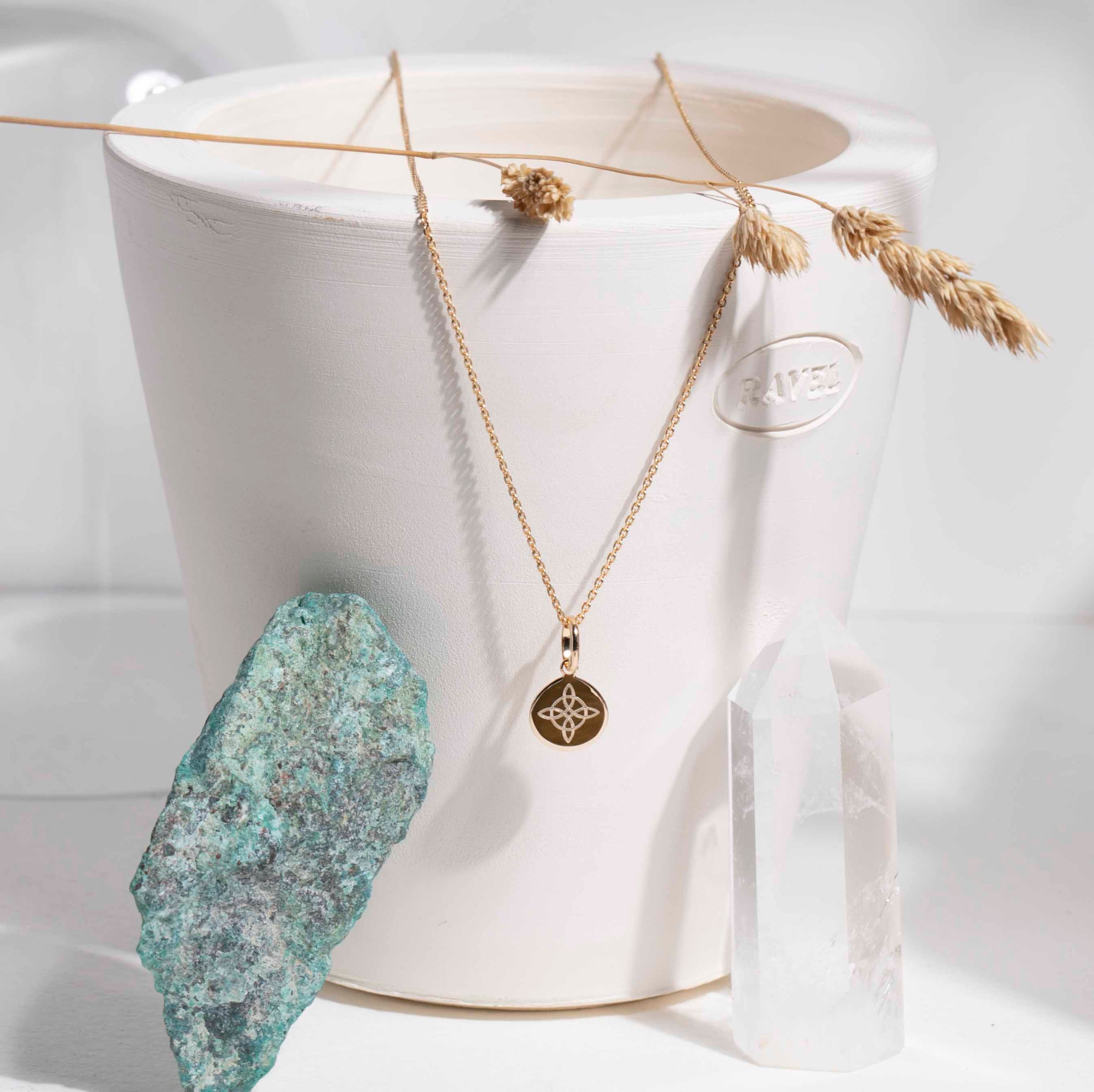 WITCH KNOT - charm gravé