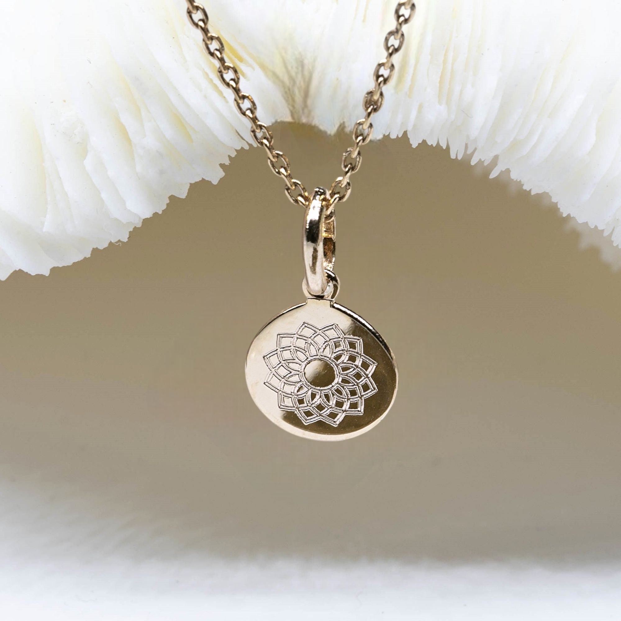 pendentif chakra couronne