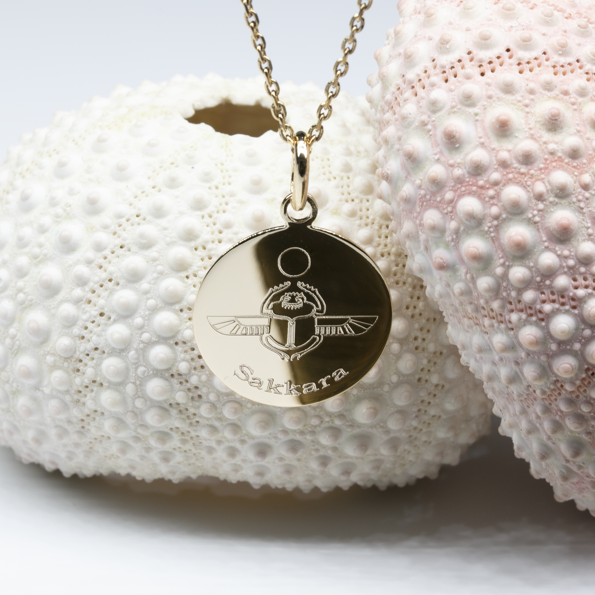 Médaille gravée 17 mm - SCARABEE EGYPTIEN avec PRENOM