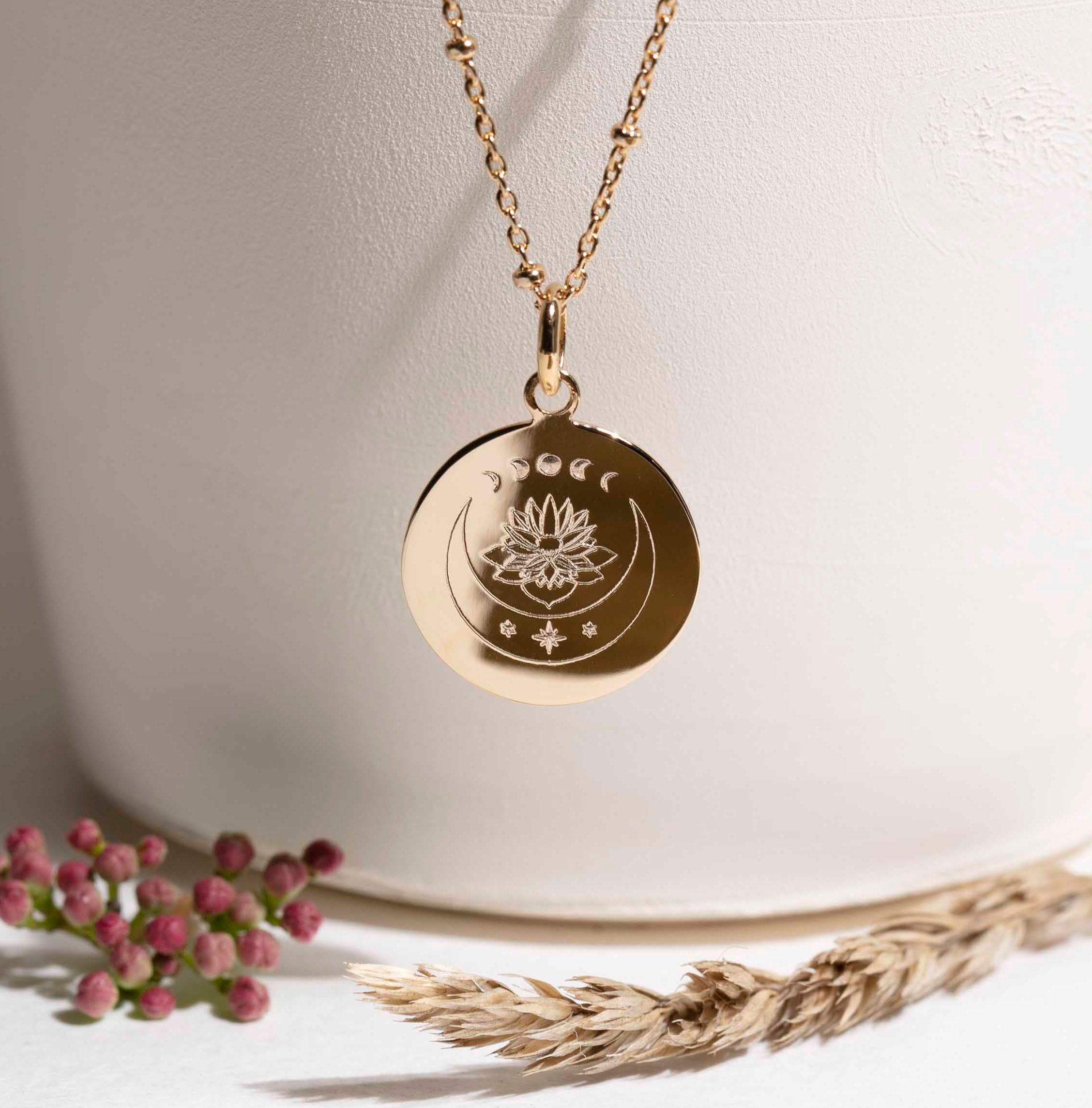 Collier lune étoile lotus