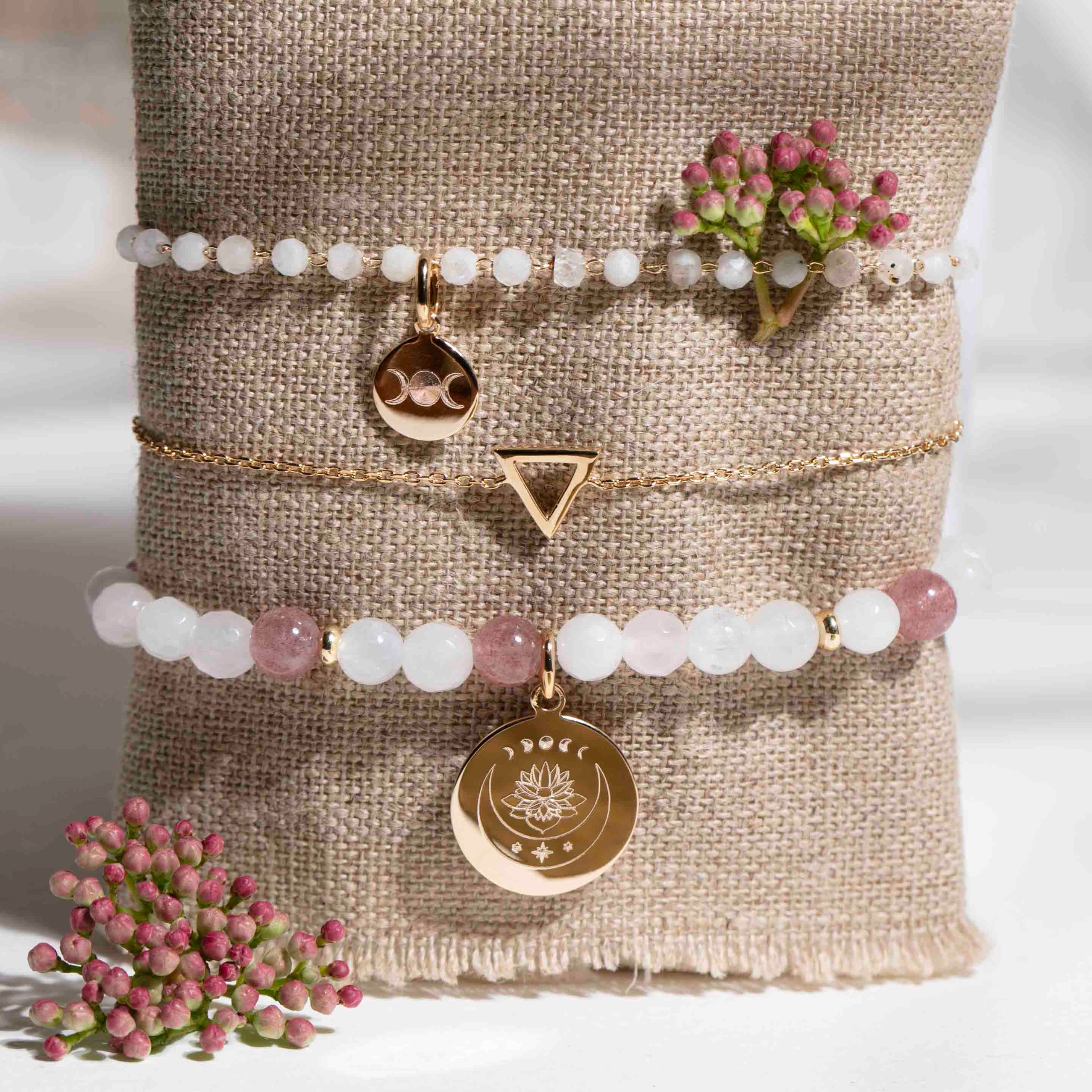 bijoux féminin sacré