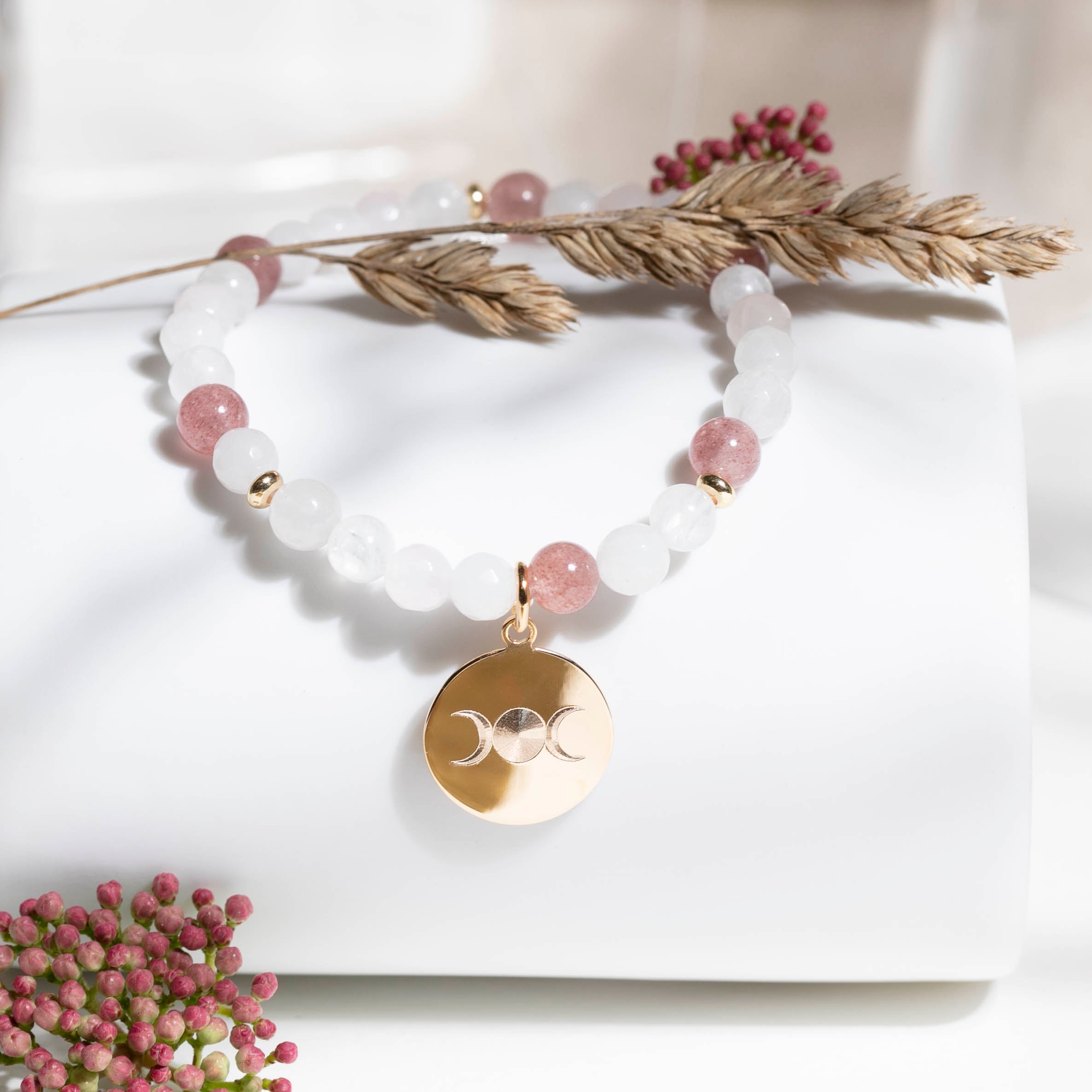 bracelet féminin sacré