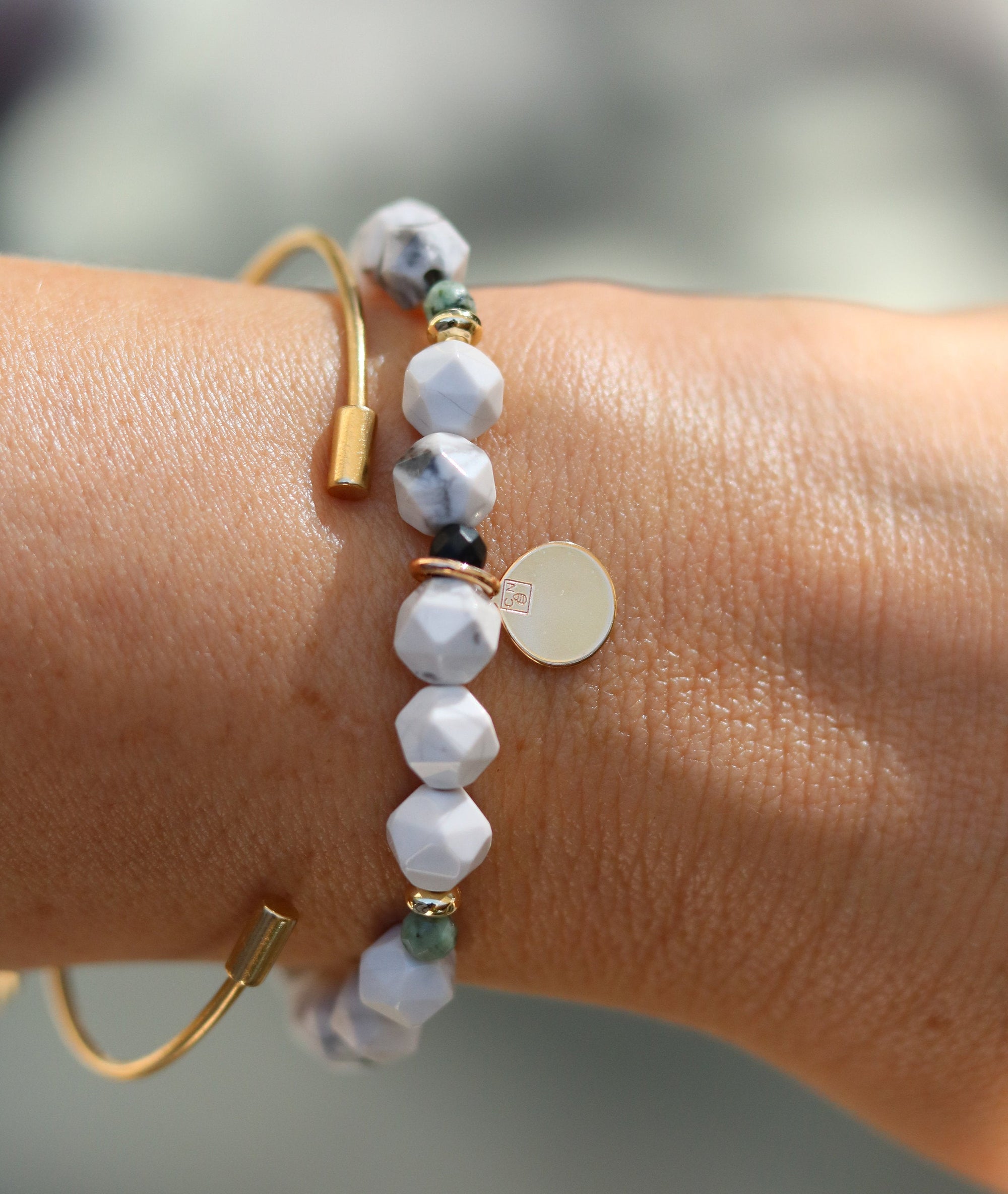 bijou howlite