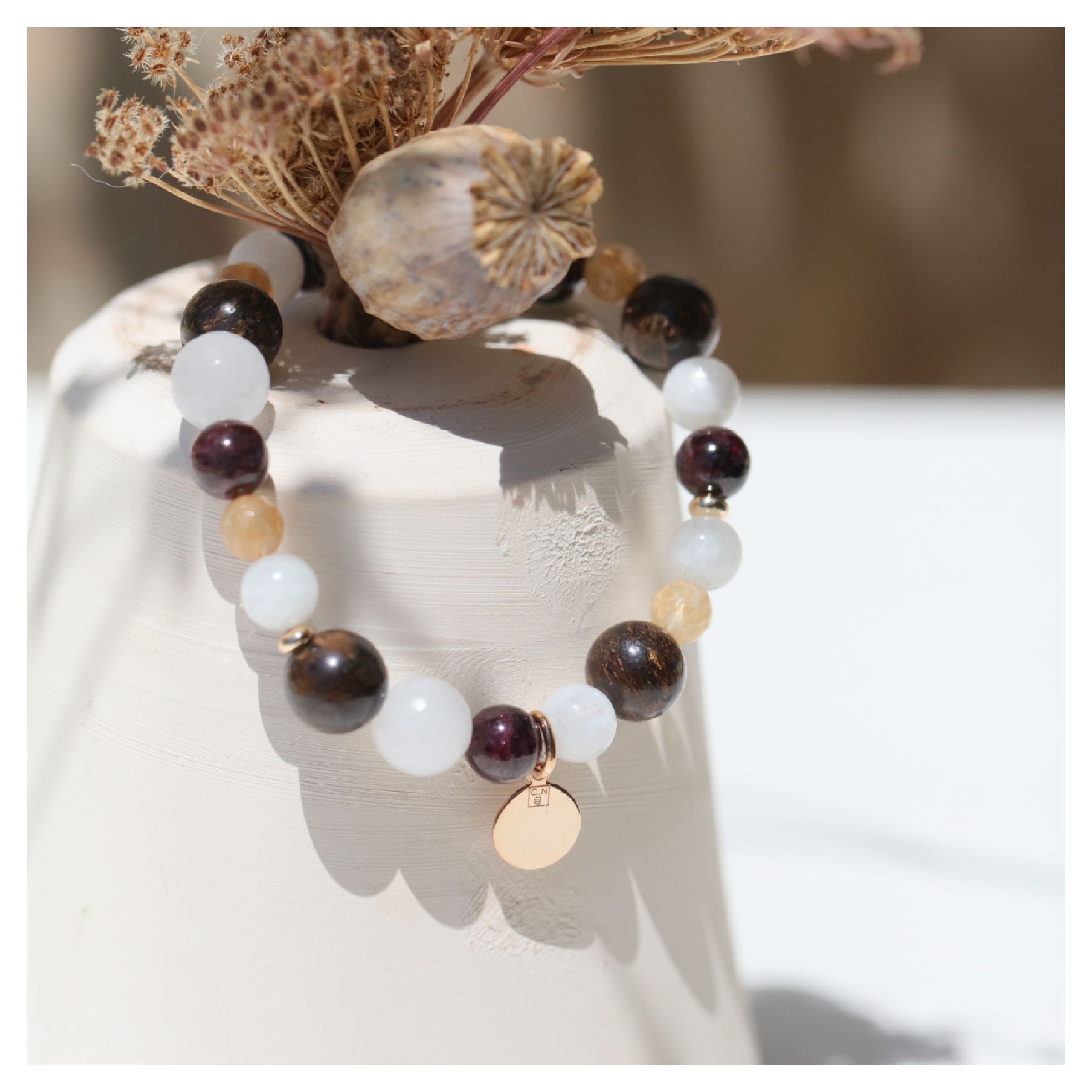 bracelet la vierge lune rouge miranda gray