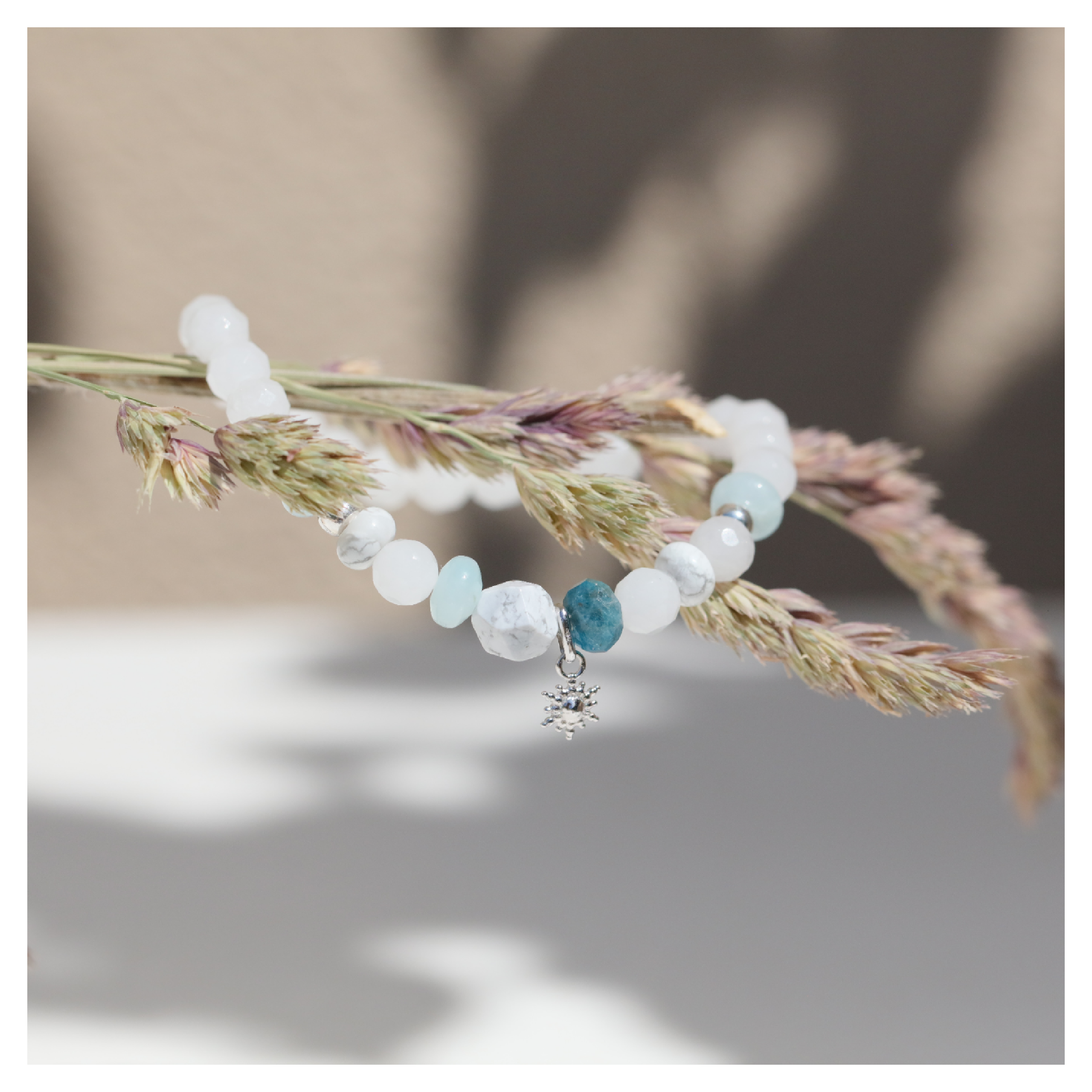 Zen Beach - jade blanc howlite & apatite