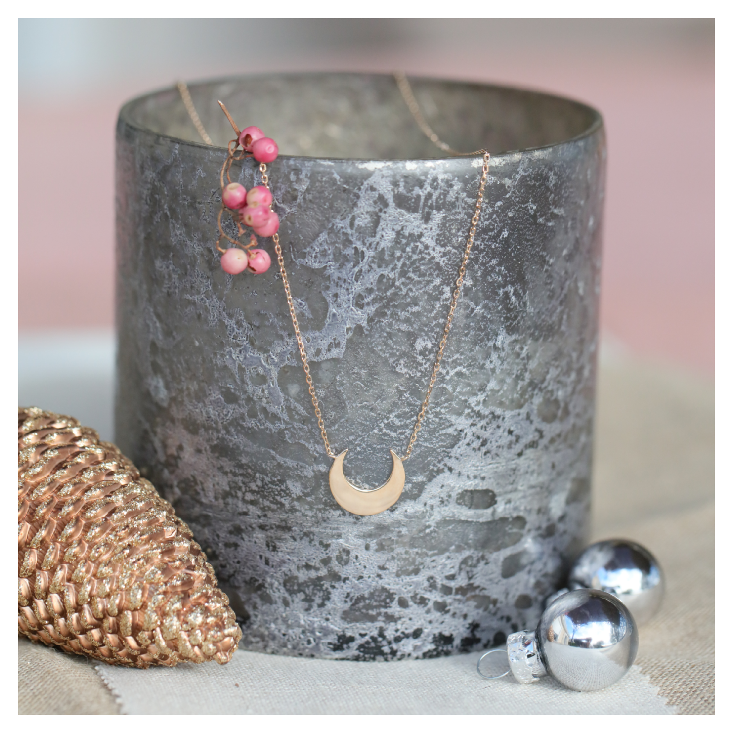 Bijou féminin sacré - Collier lune plaqué or - DeepStones