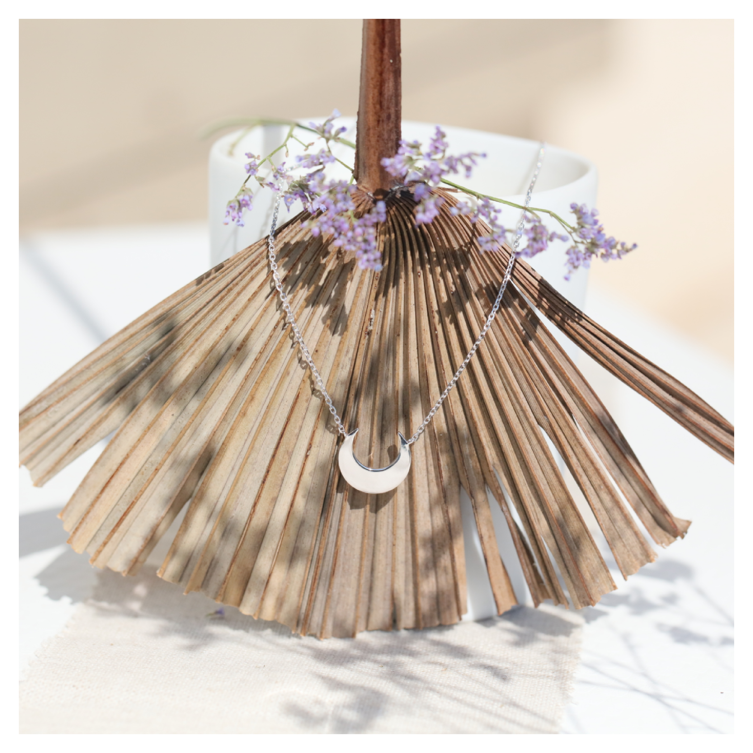 Bijou féminin sacré - Collier lune argent - DeepStones