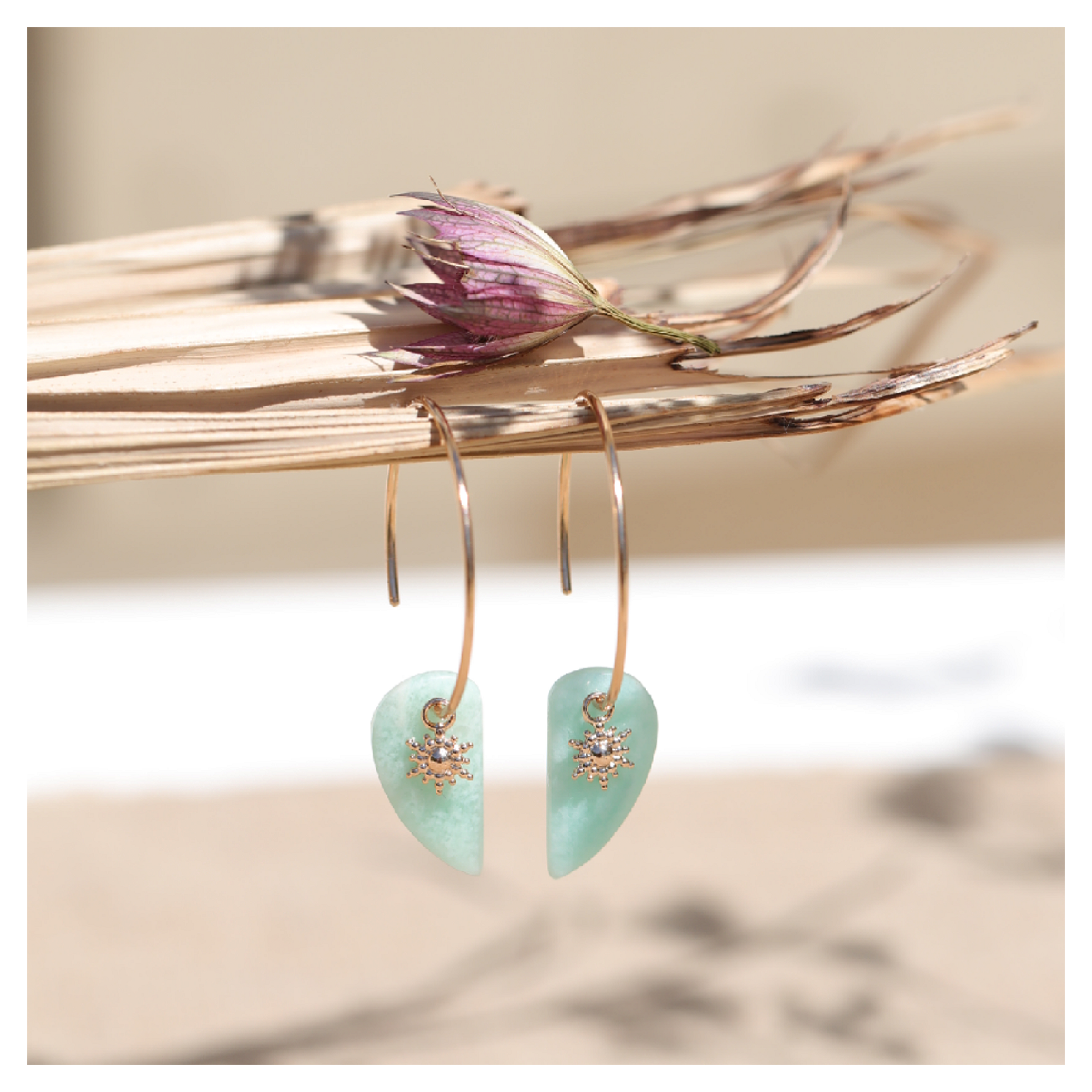 Boucles d'oreilles créoles amazonite - bijoux pierres naturelles - DeepStones Lithothérapie