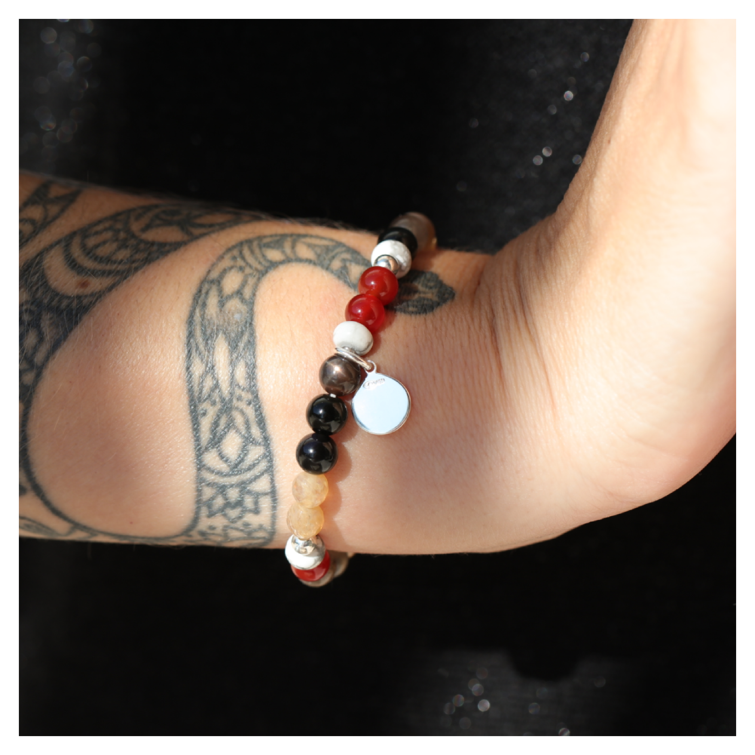 Hélène Huc autrice Tarot de l'unité & bijoux DeepStones Lithothérapie- Noces alchimiques