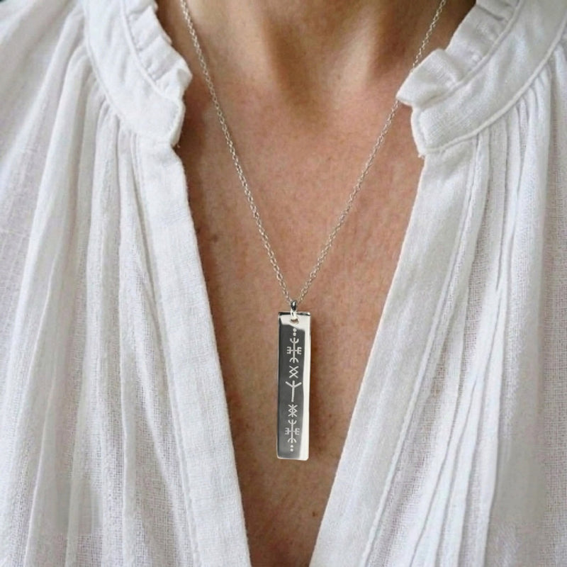 Bijou Rune Viking — Amulette Runique de Protection — Pendentif 40mm Gravé