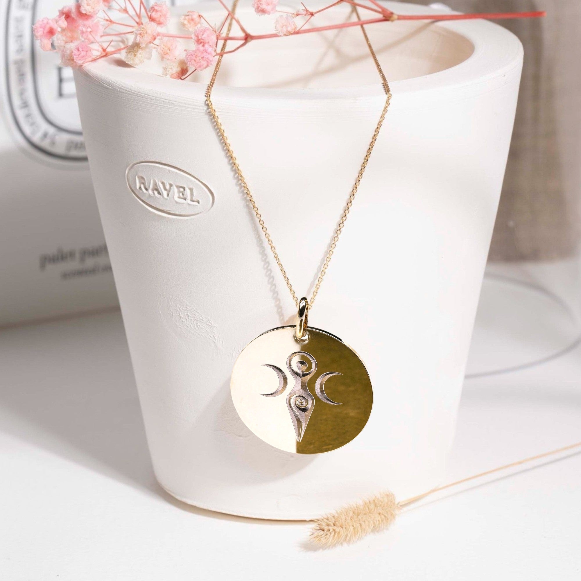  bijou féminin sacré - pendentif la Déesse