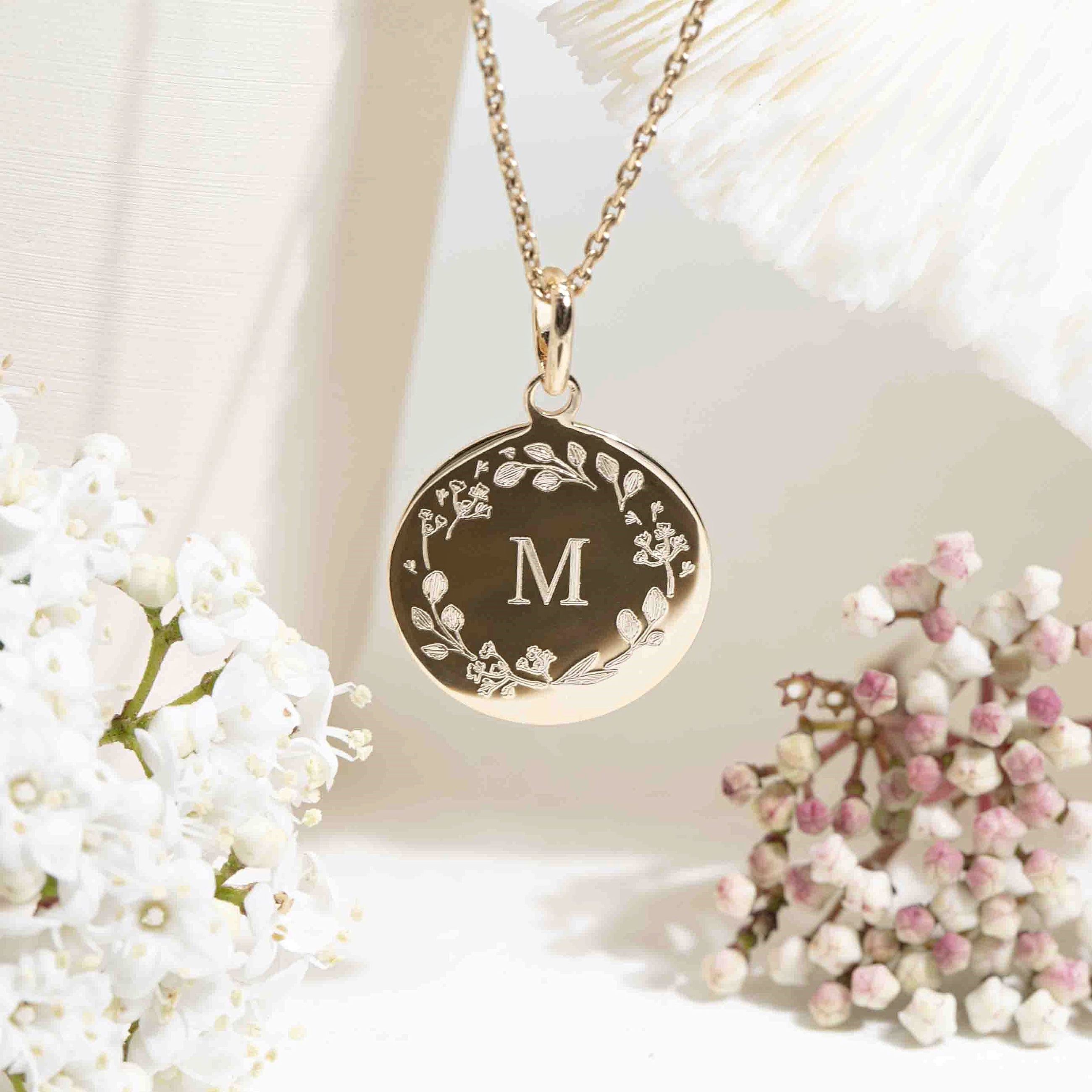 collier initiale lettre