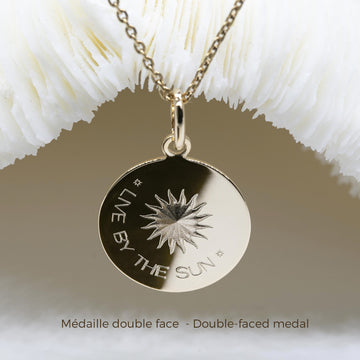LIVE BY THE SUN • LOVE BY THE MOON - médaille 17mm double face