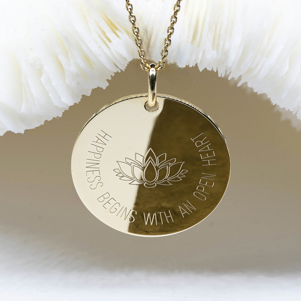 Médaille gravée 26 MM - HAPPINESS BEGINS WITH AN OPEN HEART - Personnalisable