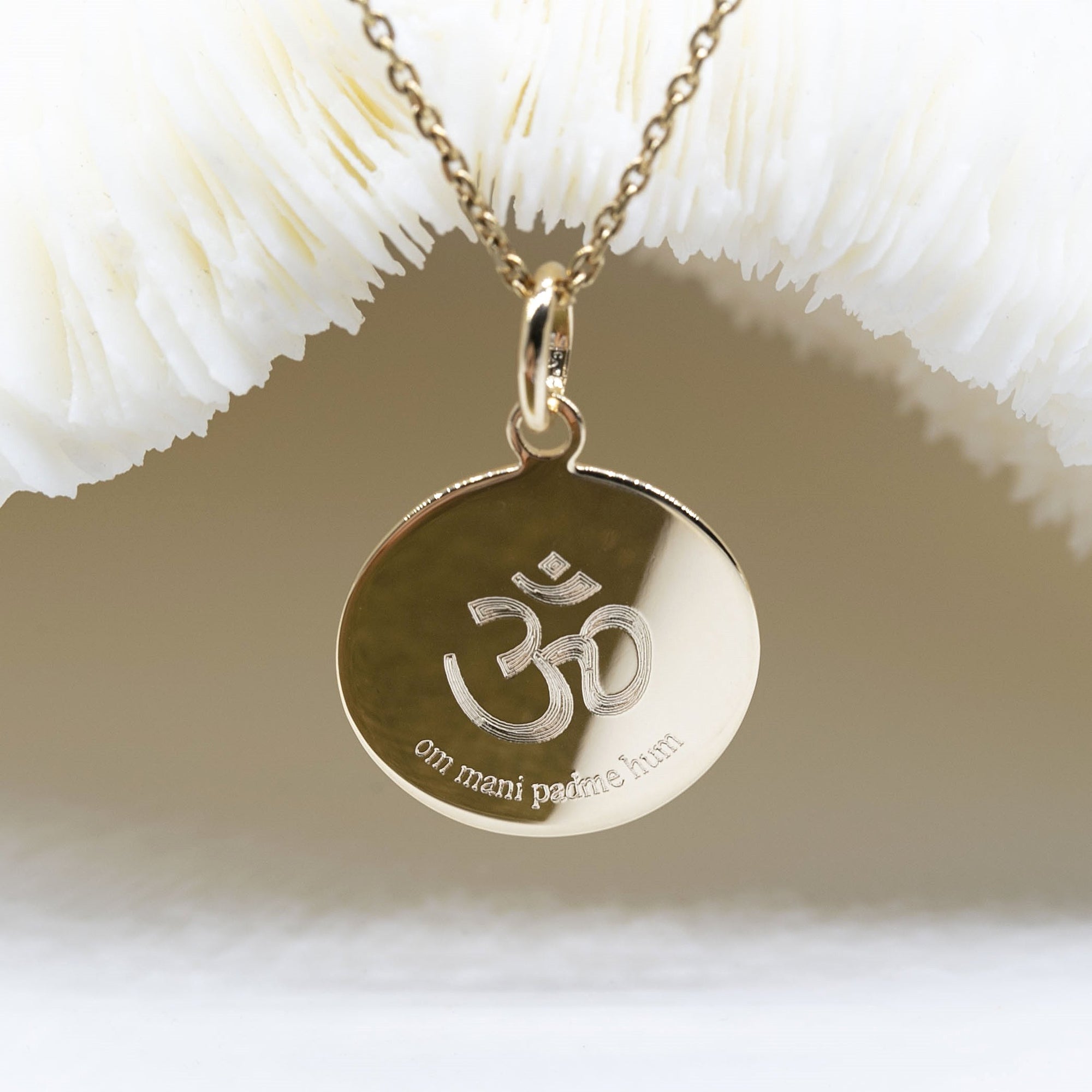 Symbole OM collier