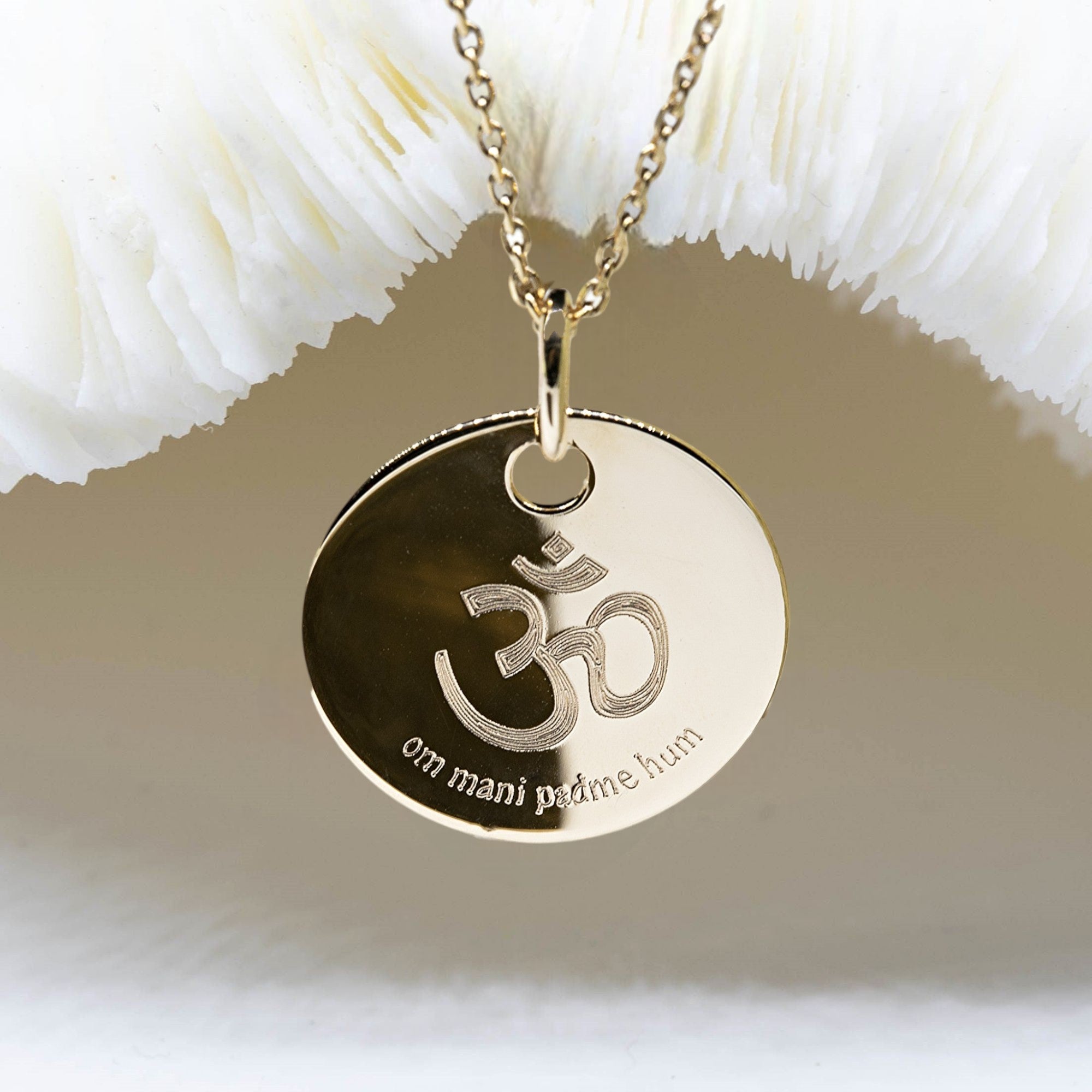 Symbole OM - Médaille gravée 19 mm