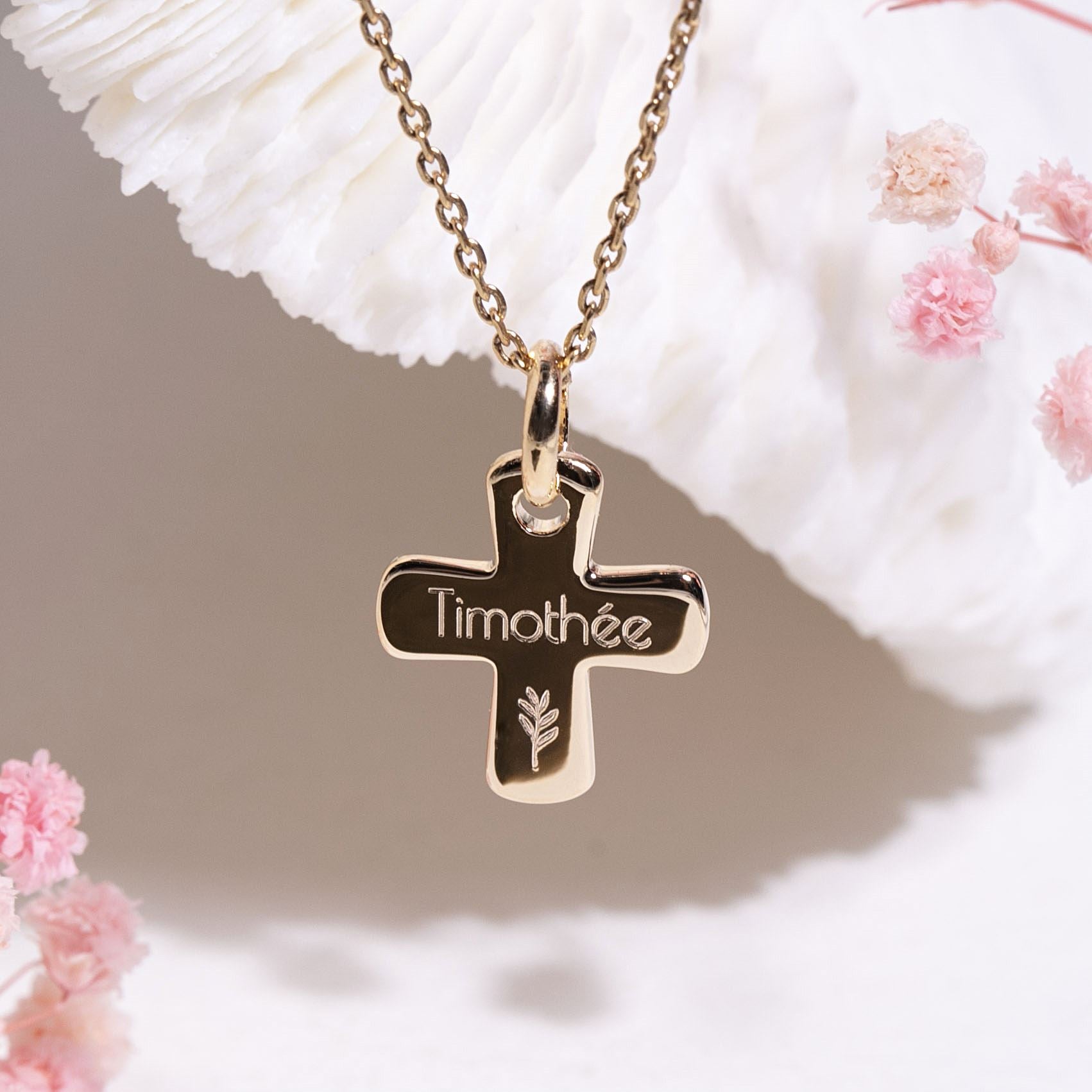Croix de baptême personnalisée en plaqué or pour fille et garçon - Fabrication artisanale française