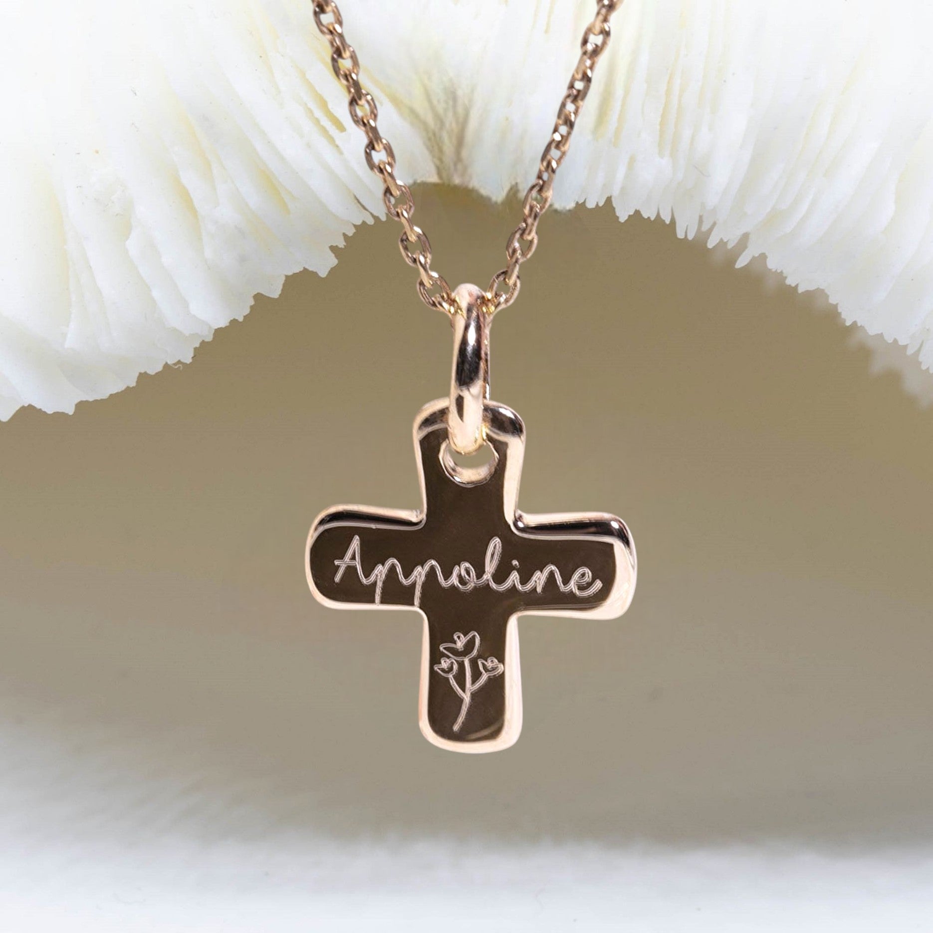 croix de baptême fille