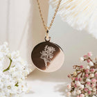 pendentif fleur de naissance juillet - Artisanat français créé et gravé en Ariège (Occitanie) - Atelier DeepStones