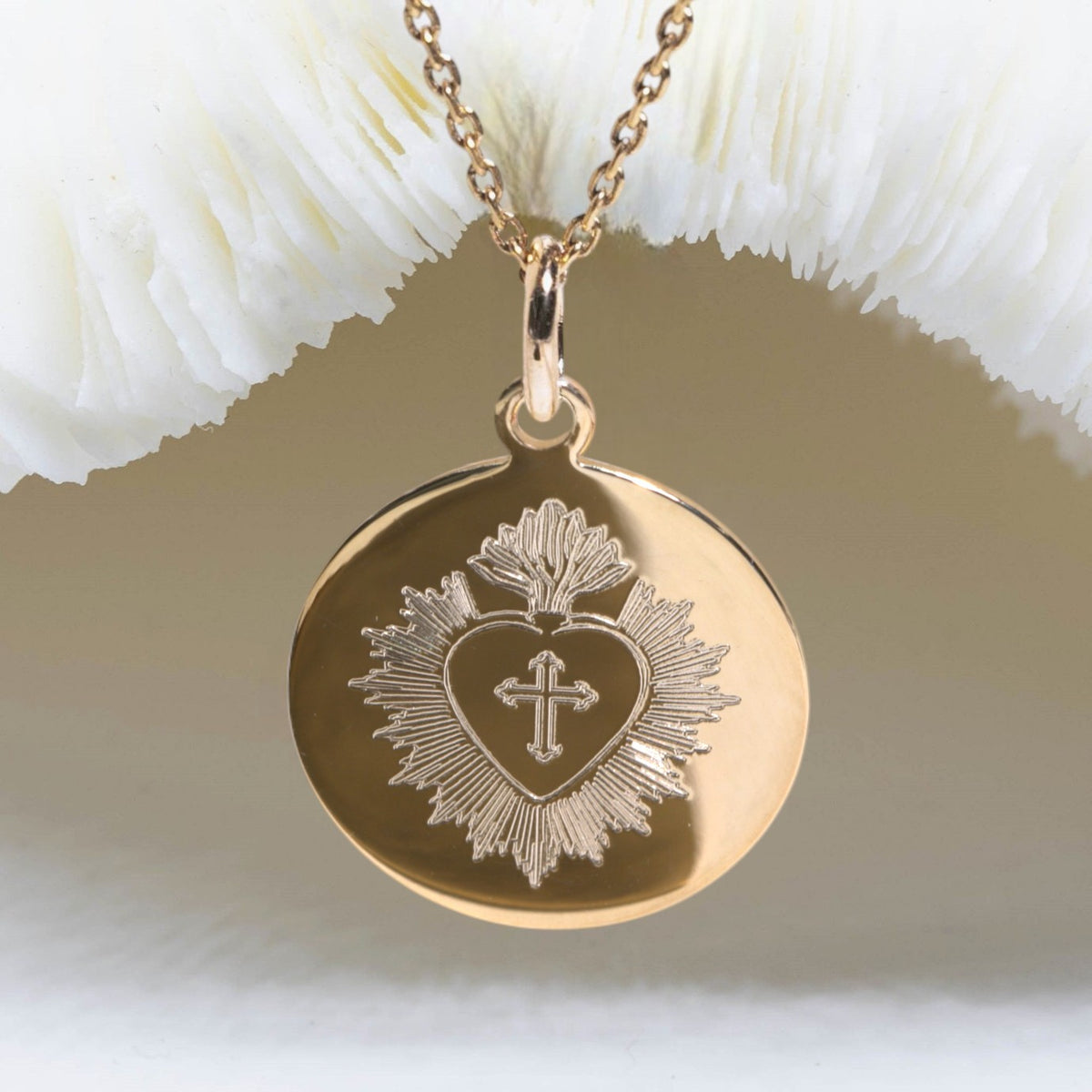 médaille SACRE COEUR modèle VERSAILLES en plaqué or - bijou de baptême adulte ou enfant - atelier DeepStones