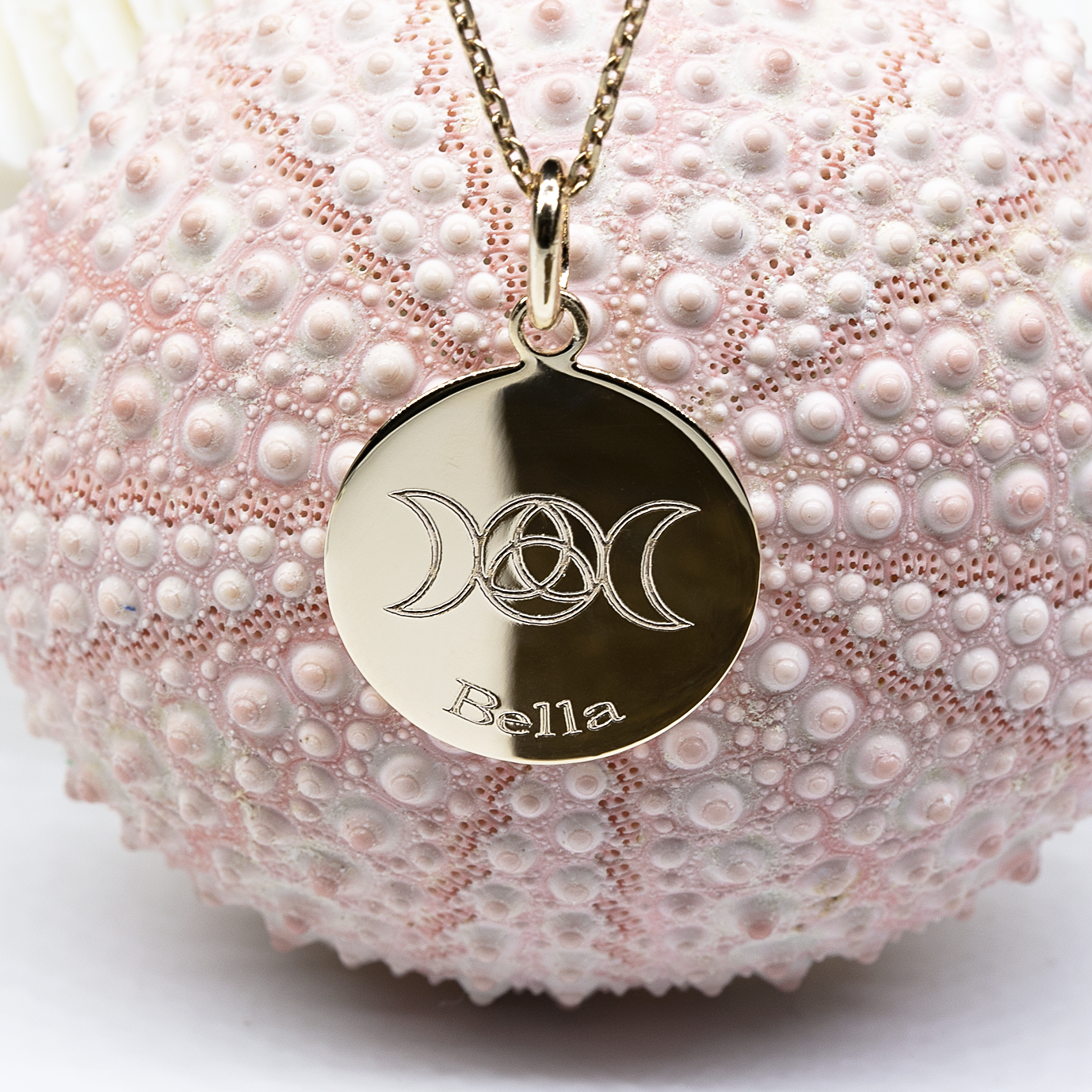 feminin sacre collier prenom personnalise triple deesse