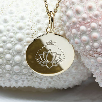 Médaille gravée 17 mm - LOTUS FLOWER BLOOM