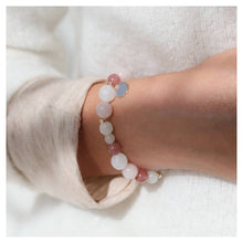 bracelet porté en pierre naturelle pour le cycle féminin - Atelier artisanal Deepstones