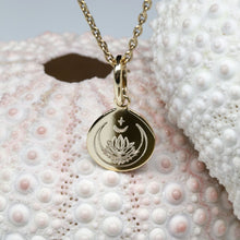 Collier Céleste ★ pendentif charms lune, étoiles et fleur de lotus