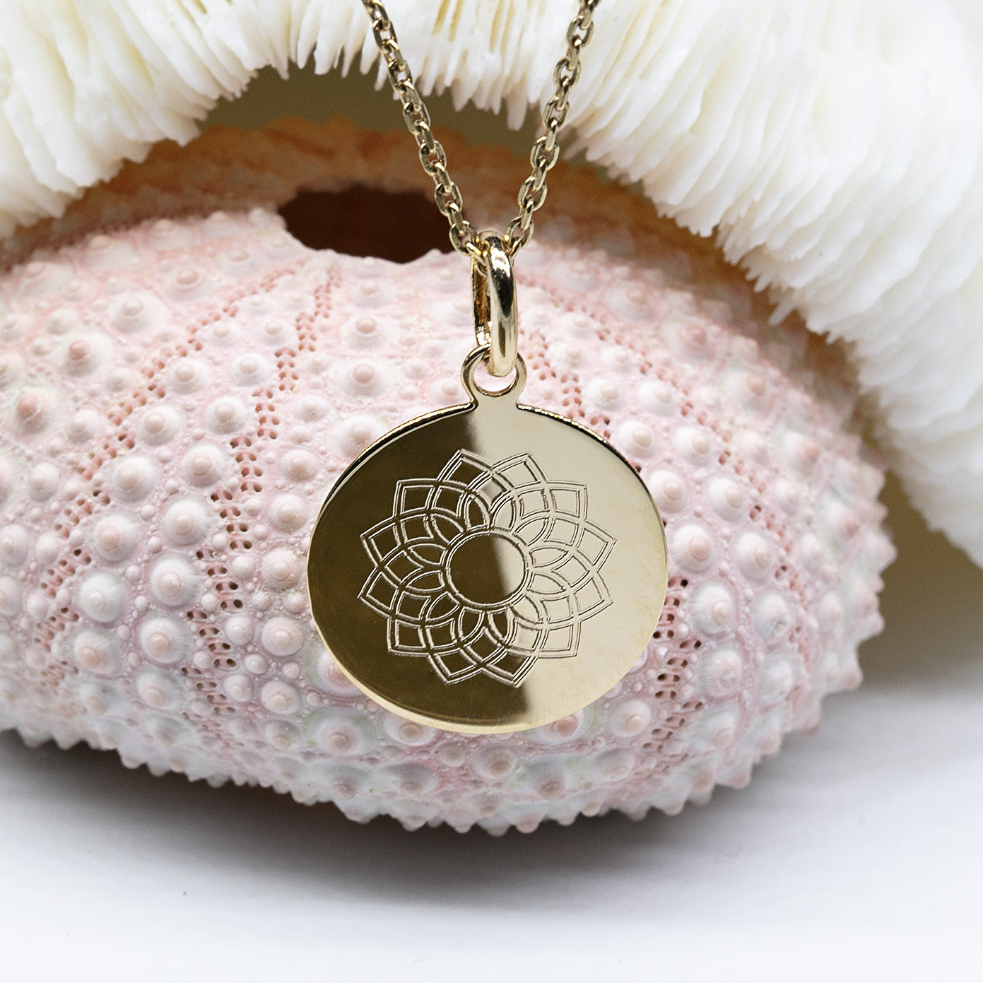 chakra coronal sahasrara ★ médaille gravée ★ Bijoux DeepStones Lithothérapie