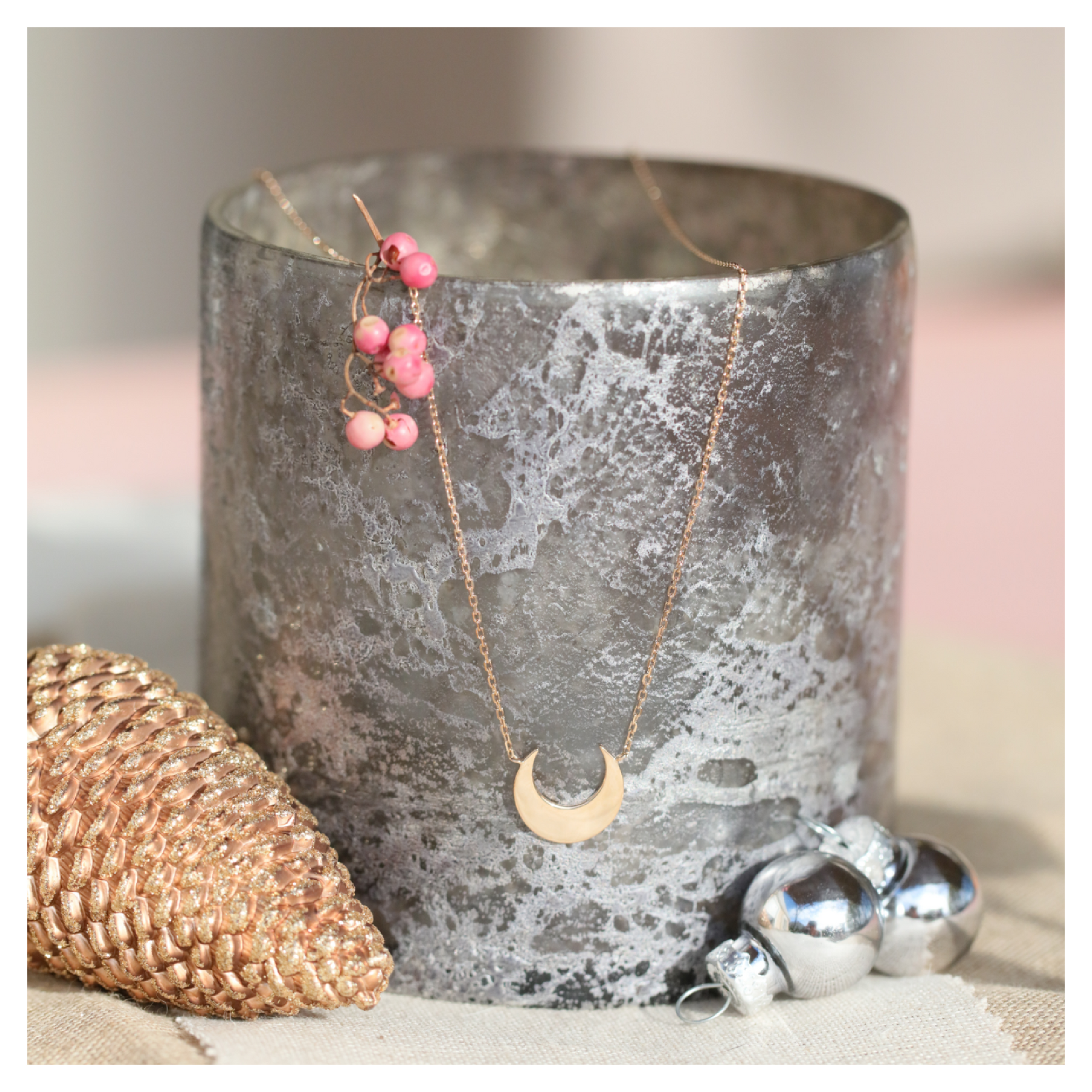 Bijou féminin sacré - Collier lune plaqué or - DeepStones 