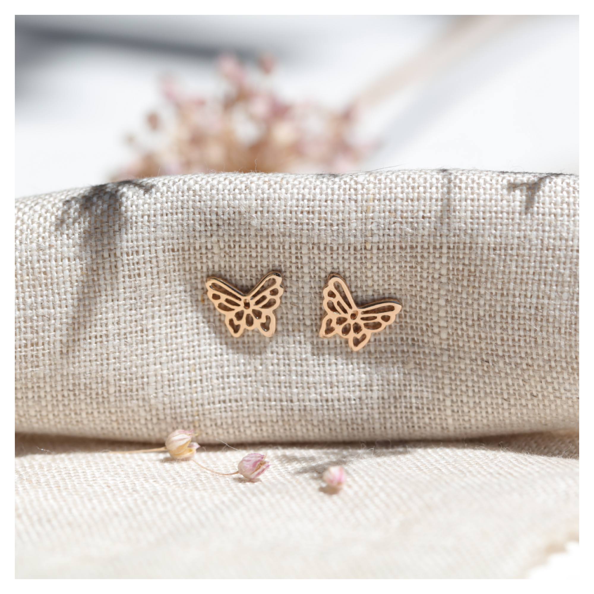 boucles d'oreilles puces papillon plaque or