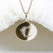 Médaille de baptême fille initiale alphabet floral